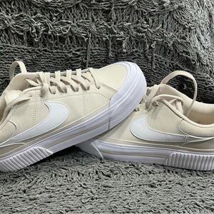 Nike CourtLegacy Lift